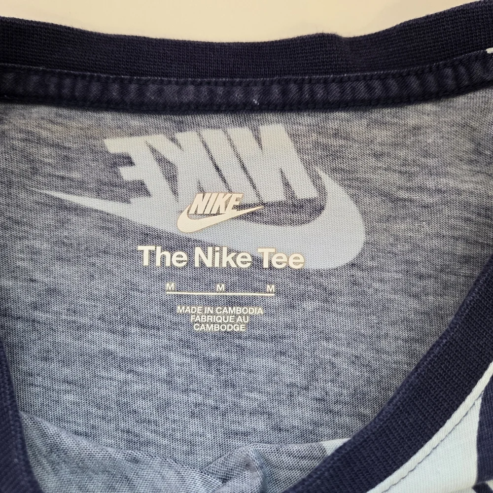 Nike Men's Navy Allover Print T-Shirt (DR7817-410) Tee Size Medium Cotton‎